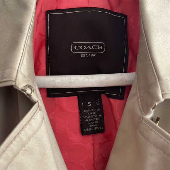 Coach trench coat in cream colour. - Picture 3 of 3